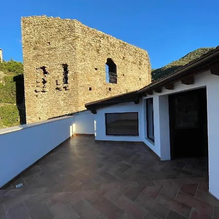 Casa Del Castello Sleeps 4 Italy Isolabona