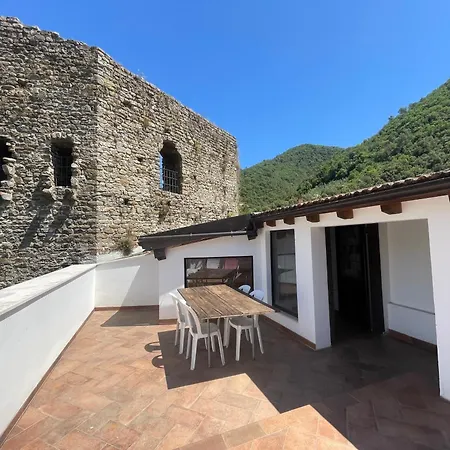 Casa Del Castello Sleeps 4 Italy Apartament *
