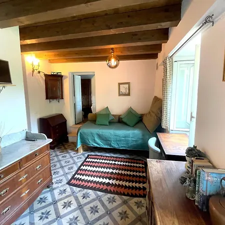 Apartament Casa Del Castello Sleeps 4 Italy Isolabona