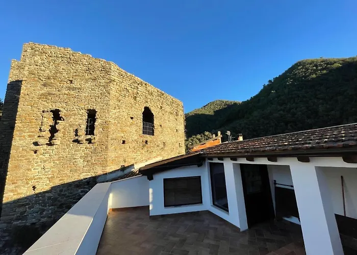 Casa Del Castello Sleeps 4 Italy * Isolabona