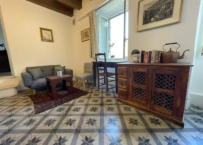 Casa Del Castello Sleeps 4 Italy Apartman Isolabona