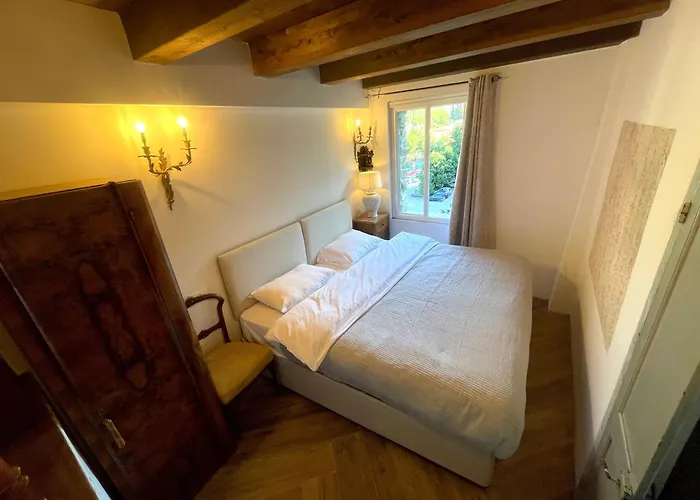 Casa Del Castello Sleeps 4 Italy Lejlighed Isolabona