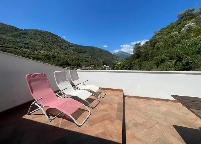 Casa Del Castello Sleeps 4 Italy Isolabona